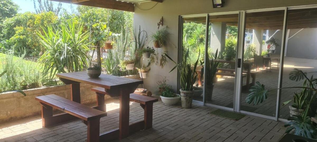 Mountain View Guesthouse Vanrhynsdorp Екстер'єр фото