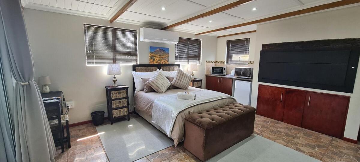 Mountain View Guesthouse Vanrhynsdorp Екстер'єр фото