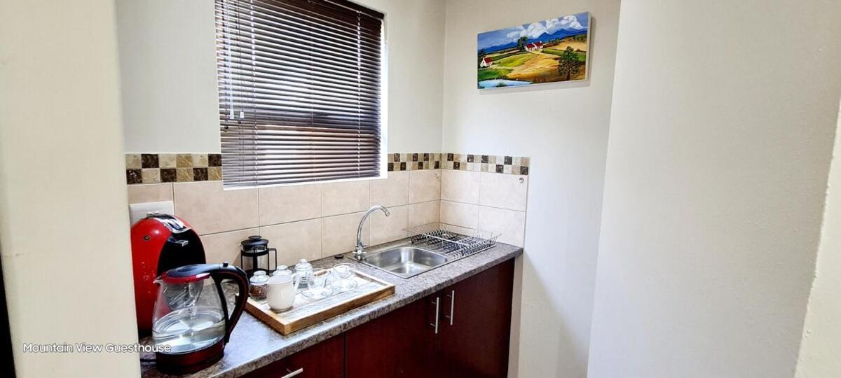 Mountain View Guesthouse Vanrhynsdorp Екстер'єр фото